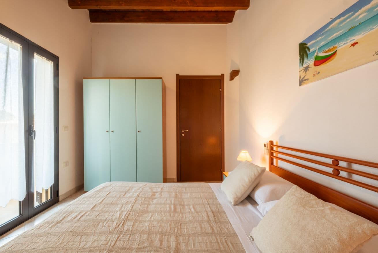 La Mora - Photo 2